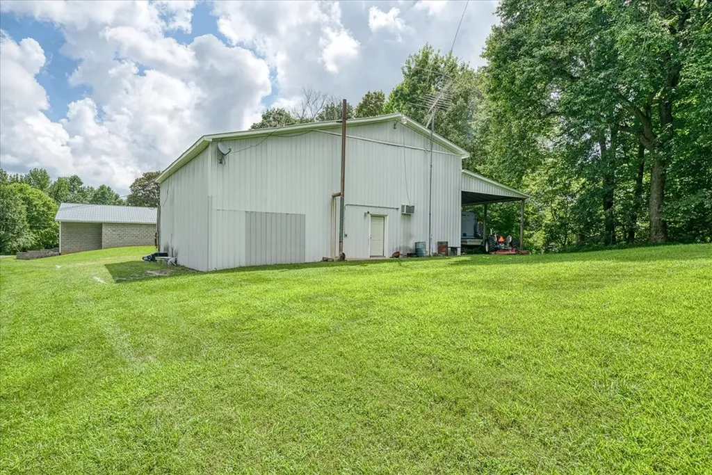 1130 York Highway Gainesboro TN 38562