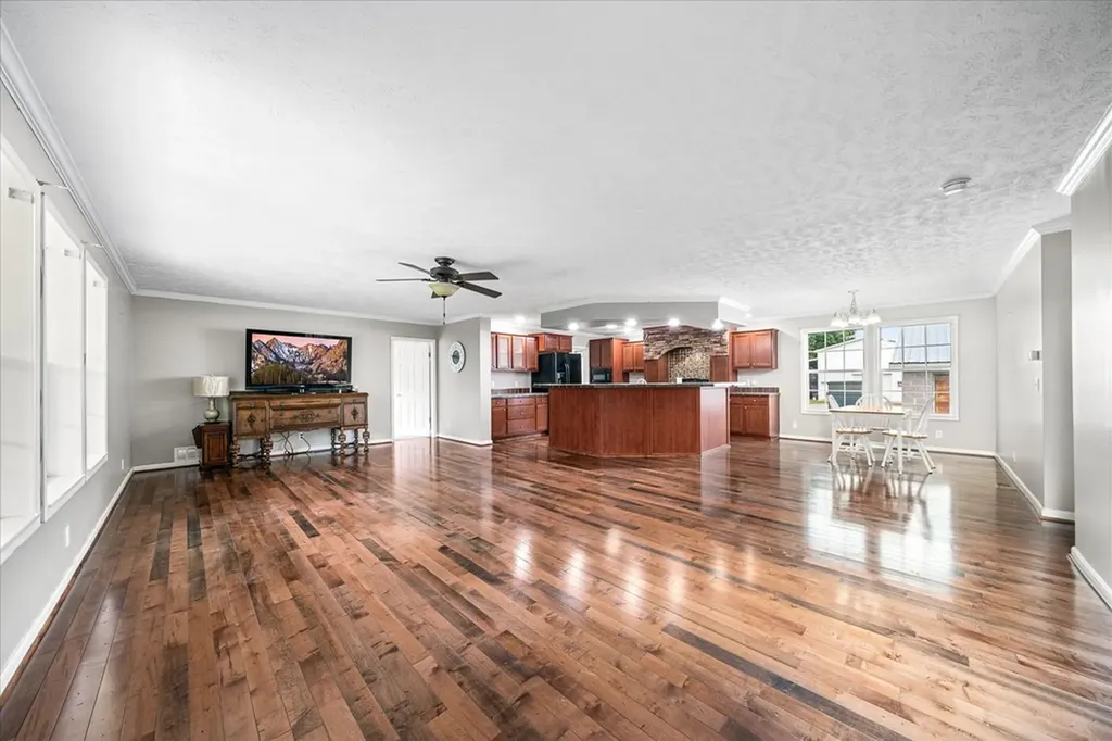 1130 York Highway Gainesboro TN 38562