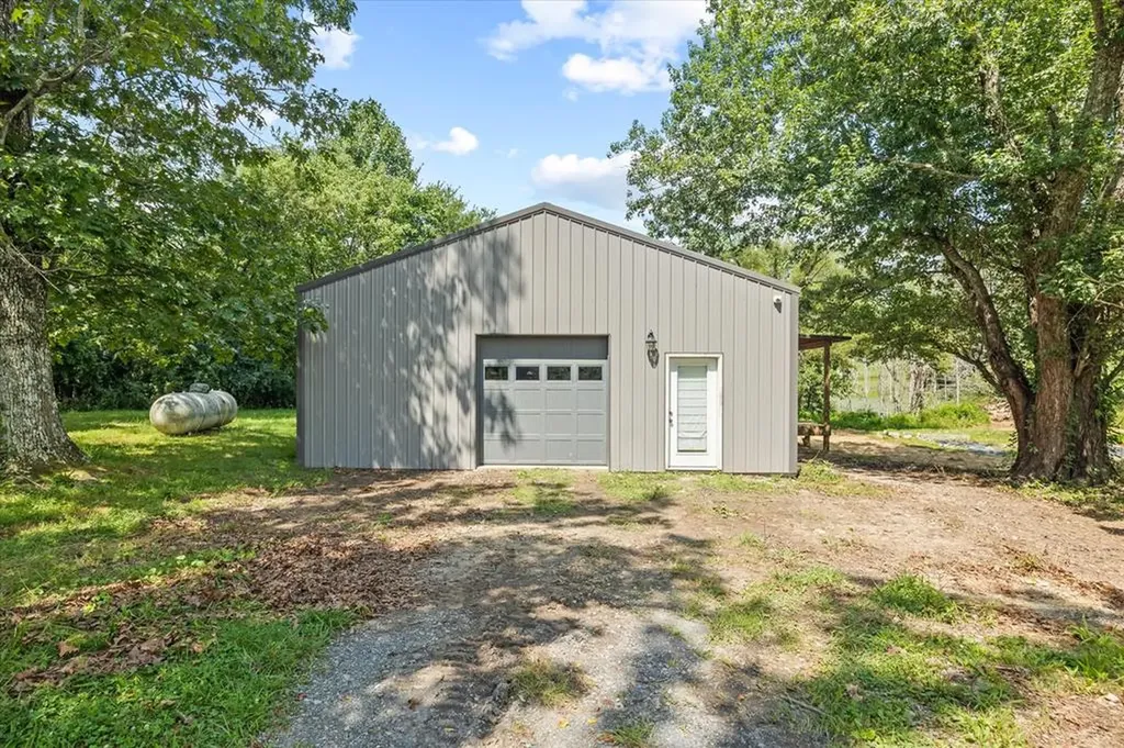 4357 Old State Highway 111 Spencer TN 38585
