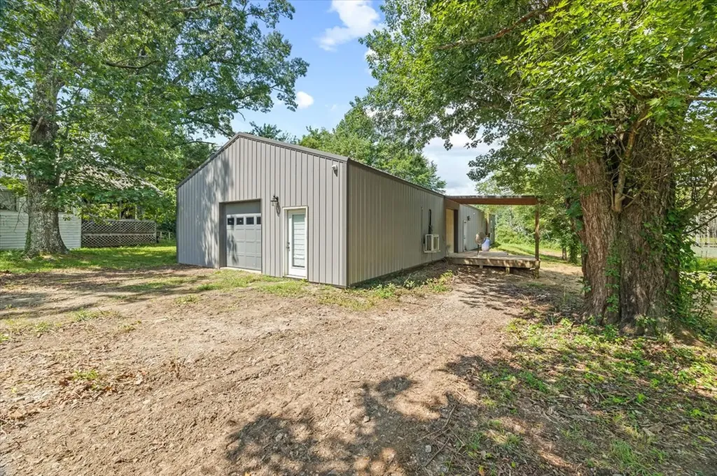 4357 Old State Highway 111 Spencer TN 38585