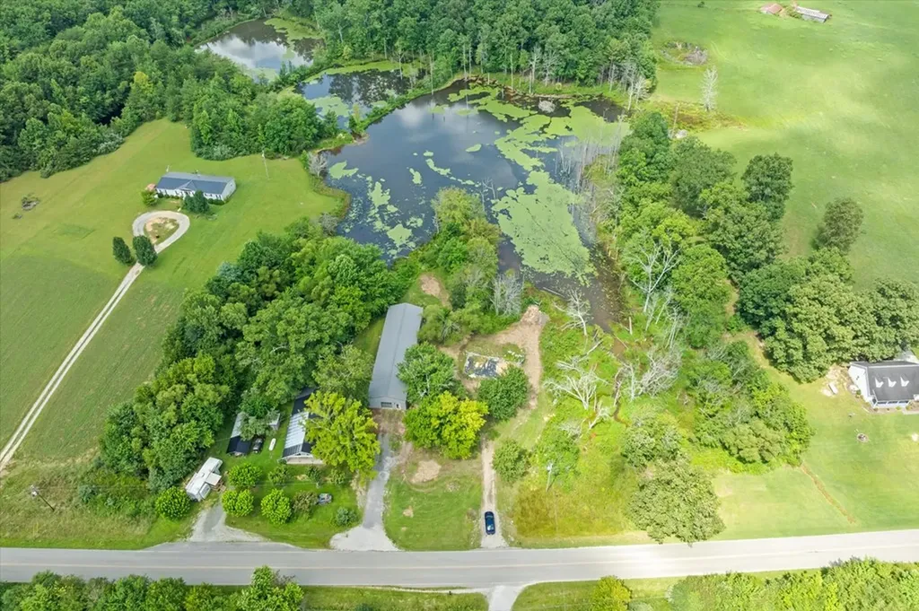 4357 Old State Highway 111 Spencer TN 38585