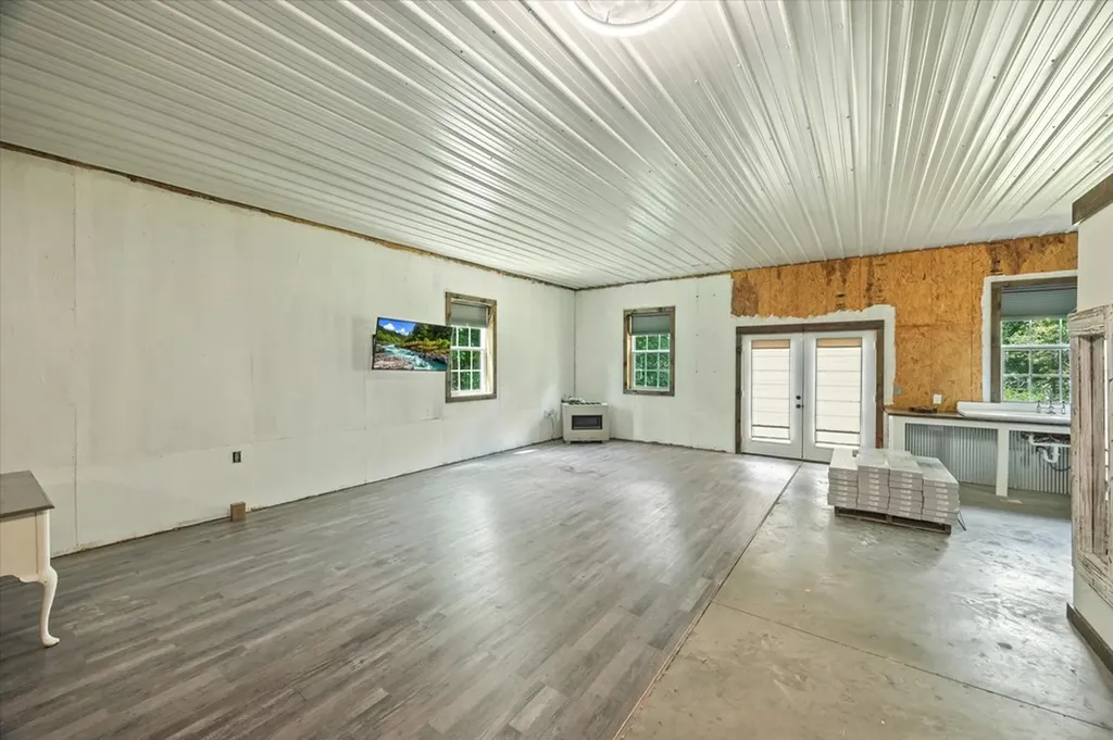 4357 Old State Highway 111 Spencer TN 38585