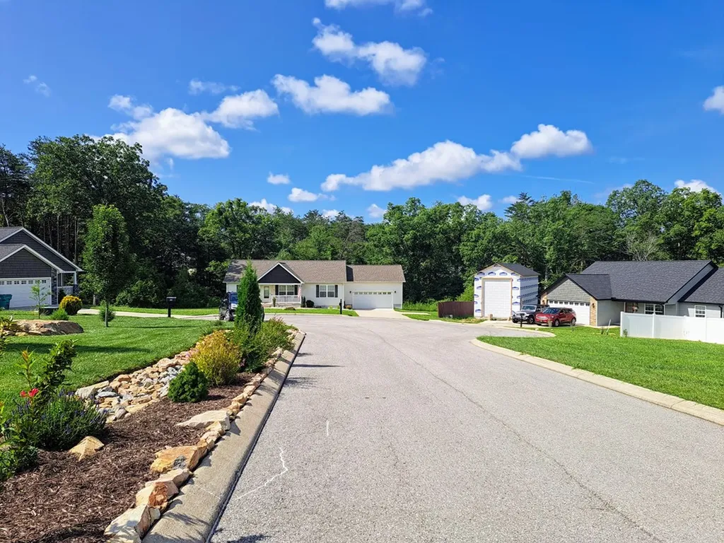 41 Whitetail Run Crossville TN 38555