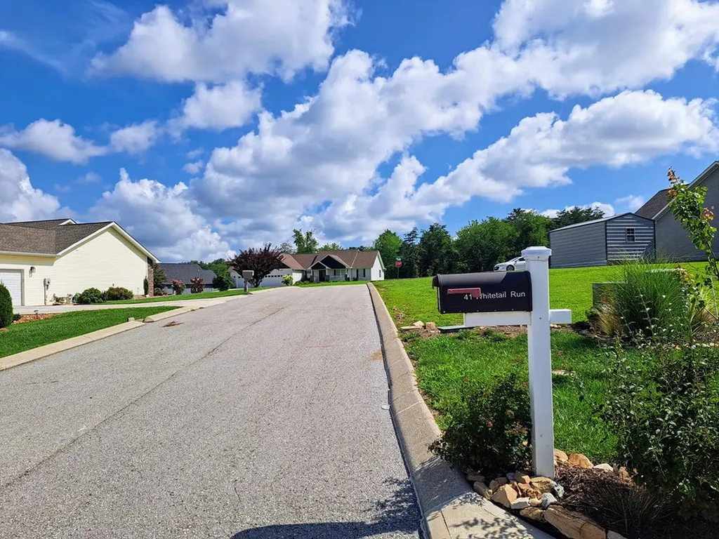 41 Whitetail Run Crossville TN 38555