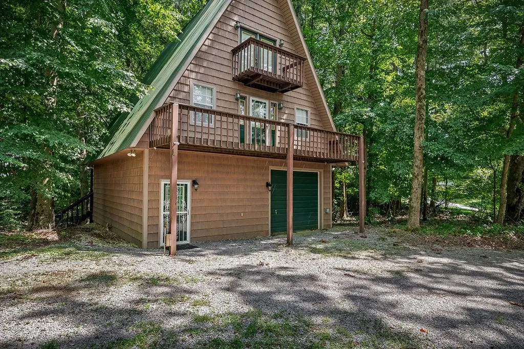 308 Cosby Parris Byrdstown TN 38549