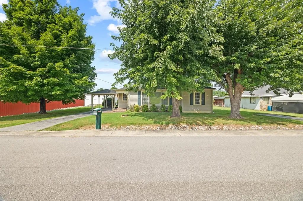 710 Oakland Park Drive Livingston TN 38570