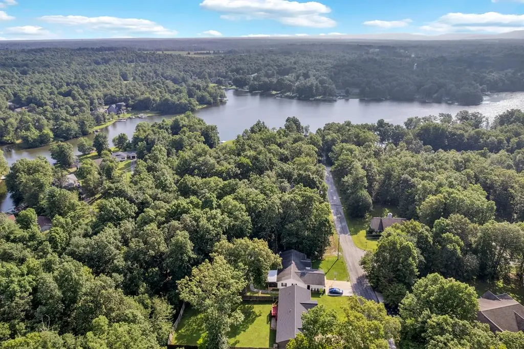 2423 Whitehorse Drive Crossville TN 38572