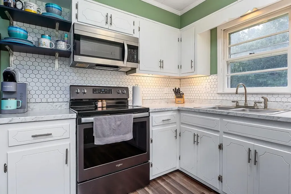 121 Pat Carr Lane Alpine TN 38543