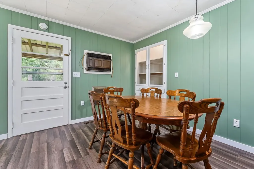 121 Pat Carr Lane Alpine TN 38543