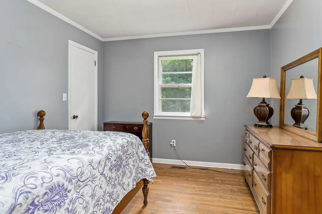 121 Pat Carr Lane Alpine TN 38543