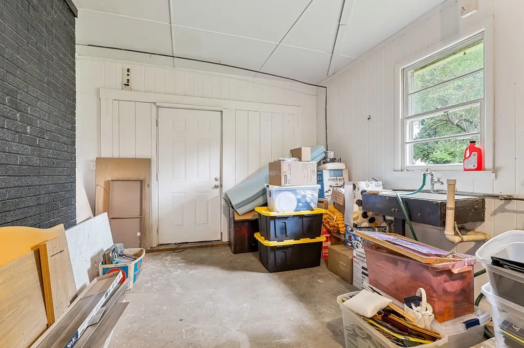 121 Pat Carr Lane Alpine TN 38543