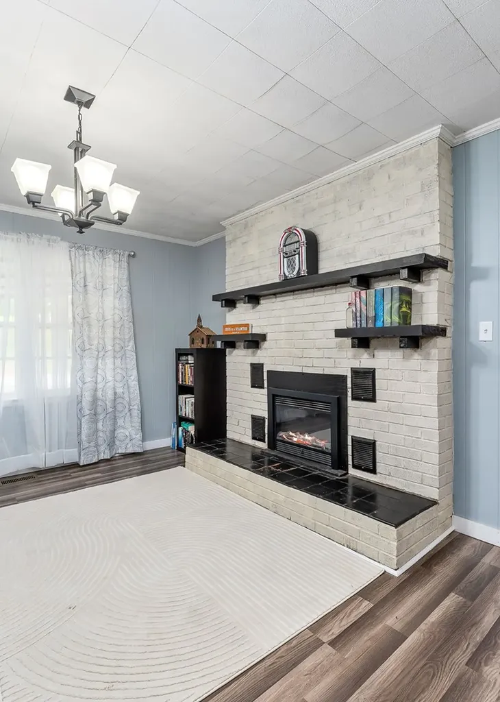 121 Pat Carr Lane Alpine TN 38543