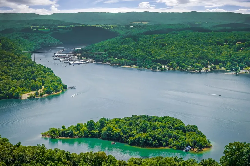 572 Lakeside Road Byrdstown TN 38549