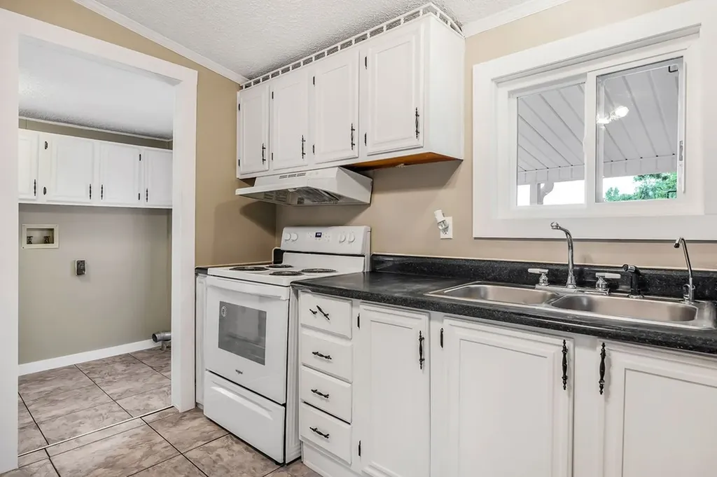 572 Lakeside Road Byrdstown TN 38549