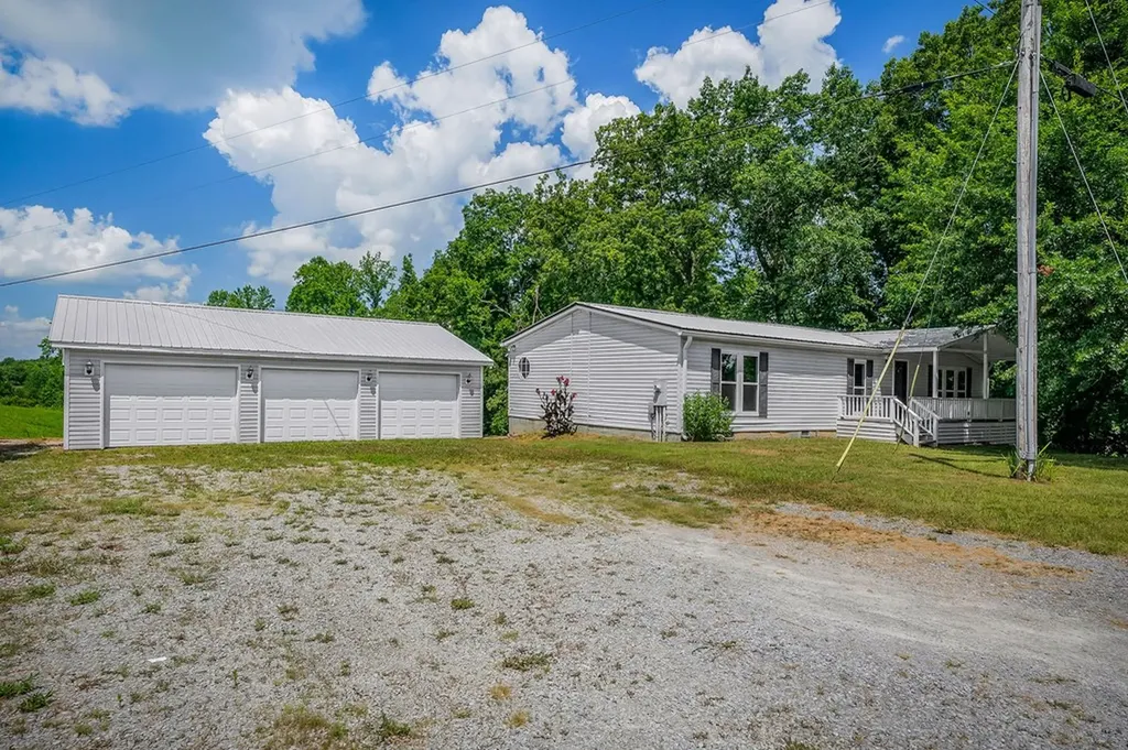 572 Lakeside Road Byrdstown TN 38549