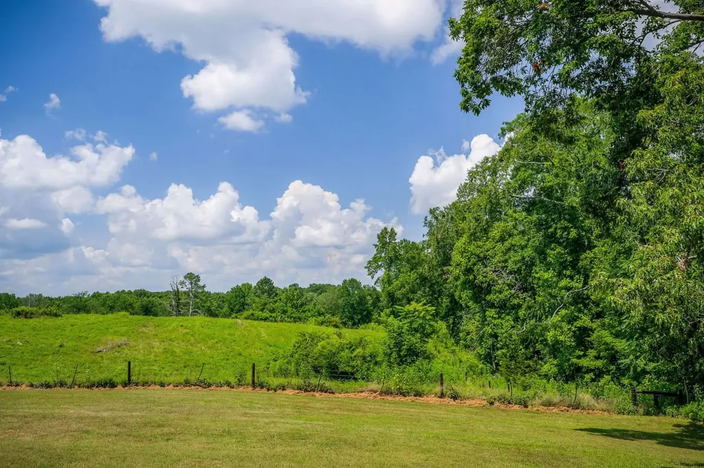 572 Lakeside Road Byrdstown TN 38549