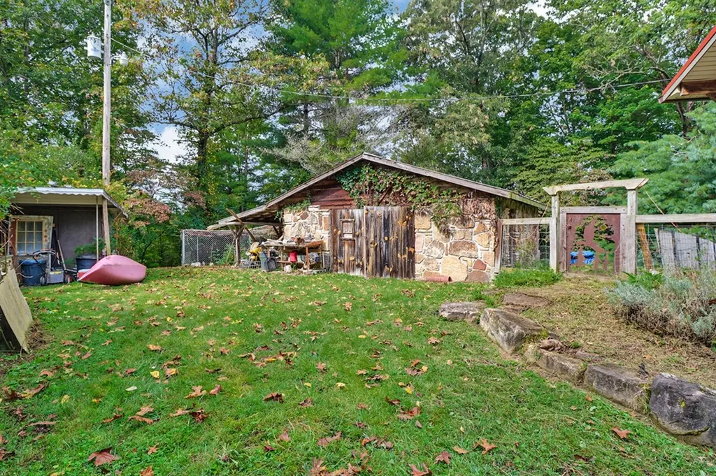 4676 Rugby Pike Allardt TN 38504