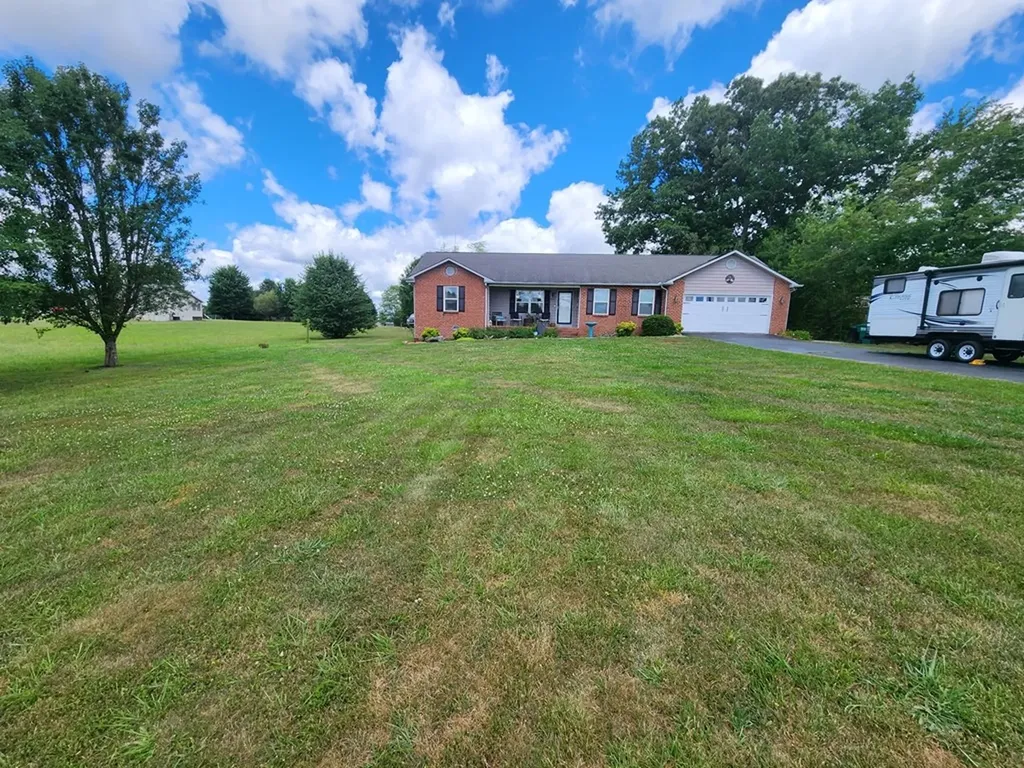 2426 Bowman Loop Crossville TN 38571