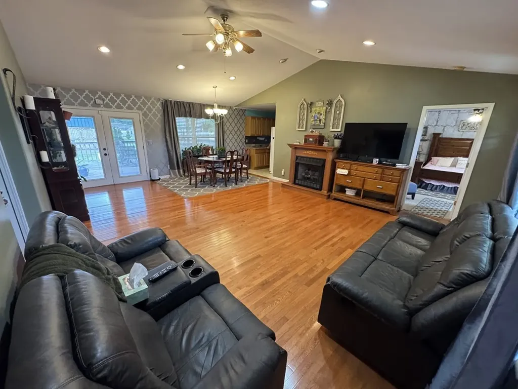 2426 Bowman Loop Crossville TN 38571