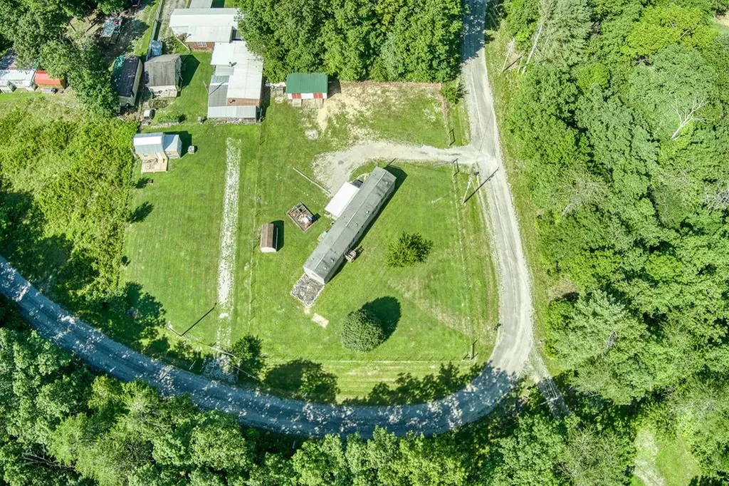 1043 S Sitting Bull Point Crossville TN 38572