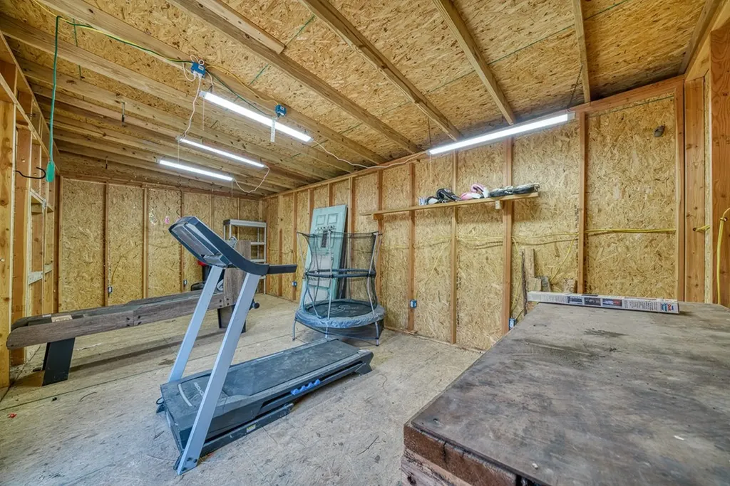 1043 S Sitting Bull Point Crossville TN 38572