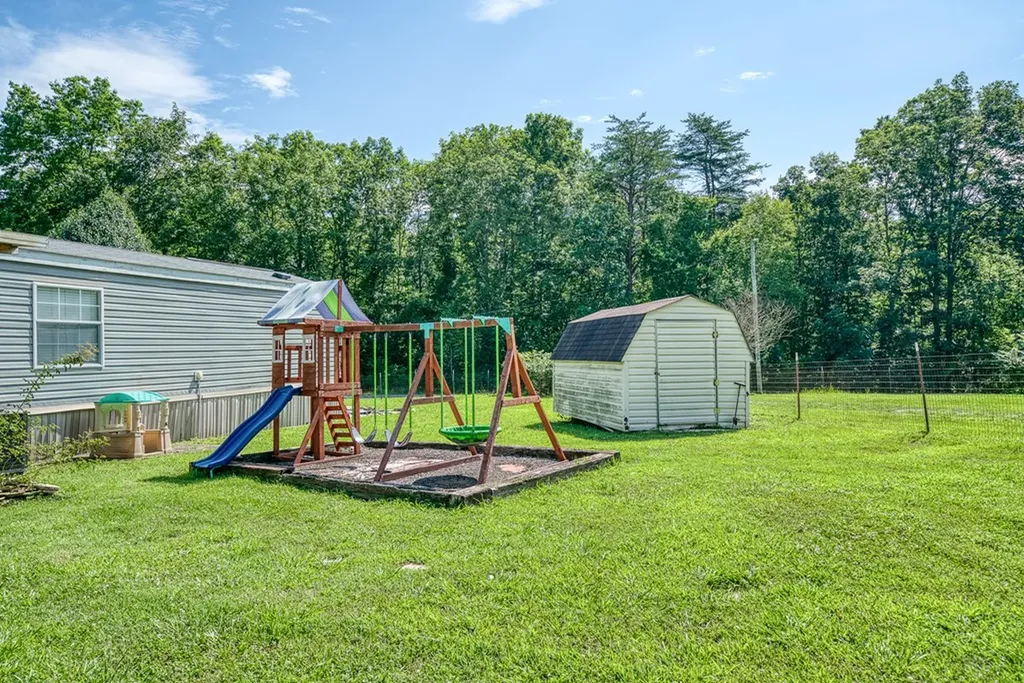 1043 S Sitting Bull Point Crossville TN 38572