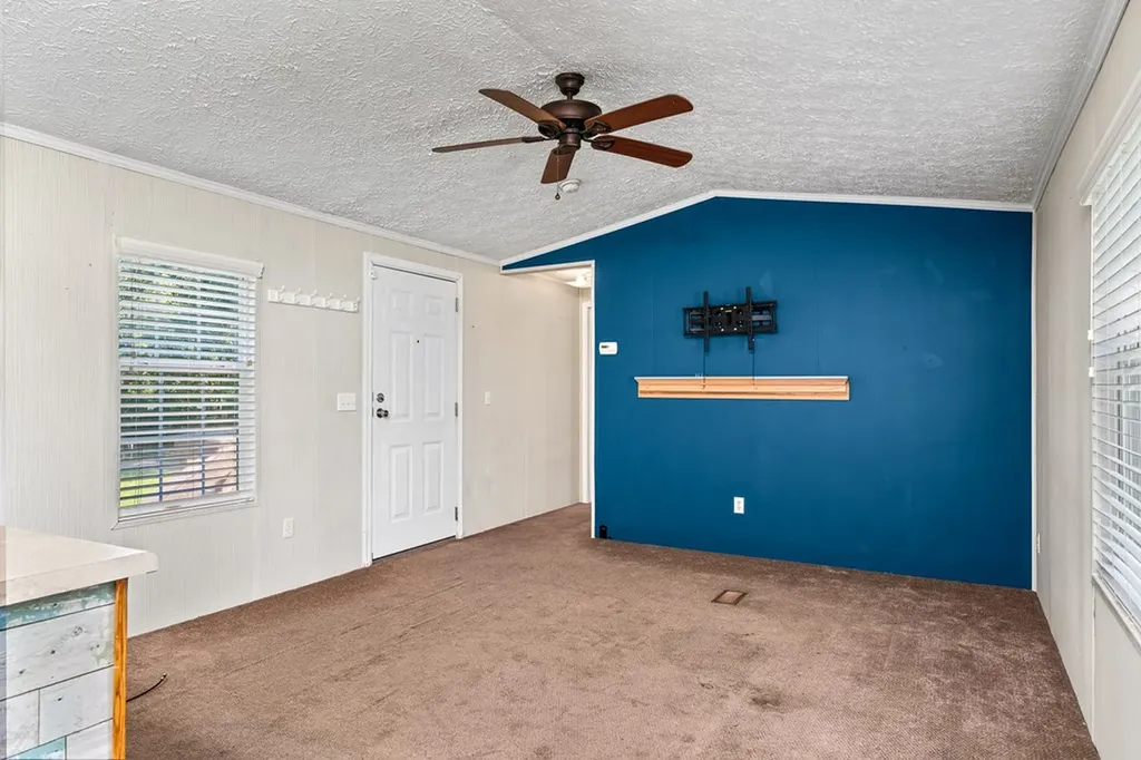 1043 S Sitting Bull Point Crossville TN 38572