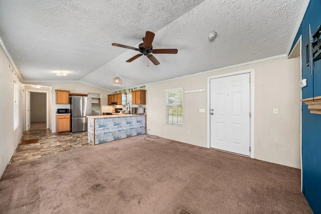 1043 S Sitting Bull Point Crossville TN 38572