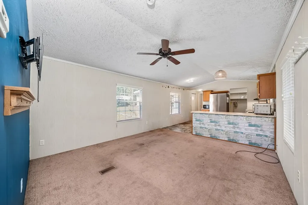 1043 S Sitting Bull Point Crossville TN 38572