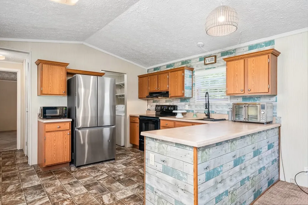 1043 S Sitting Bull Point Crossville TN 38572