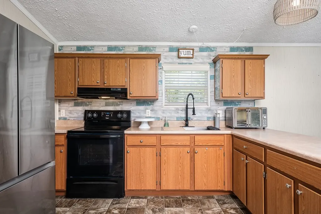 1043 S Sitting Bull Point Crossville TN 38572