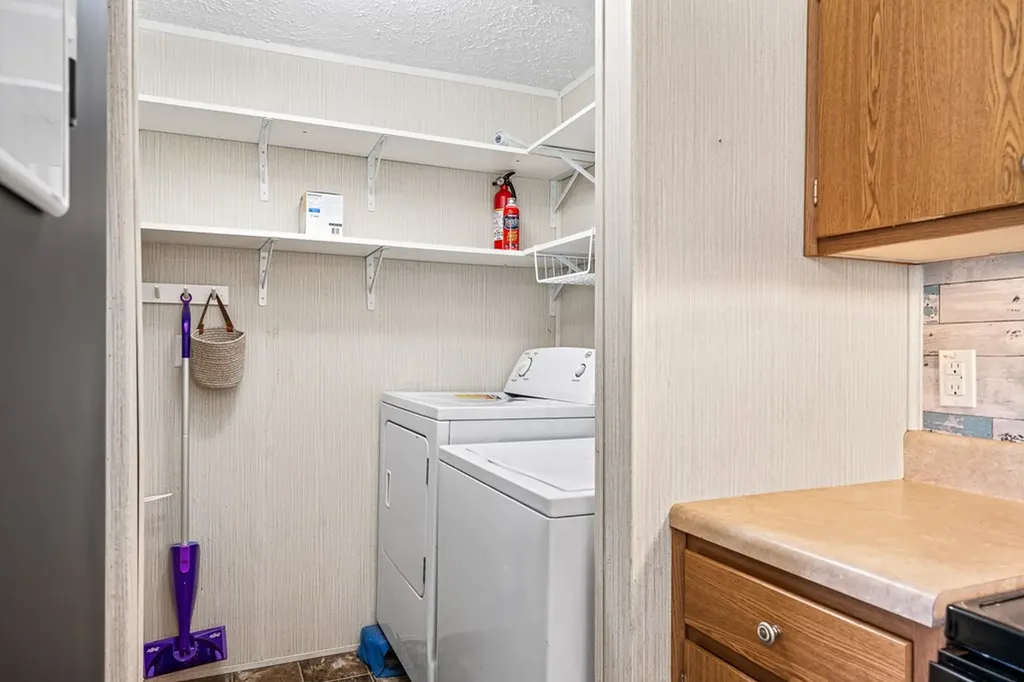 1043 S Sitting Bull Point Crossville TN 38572