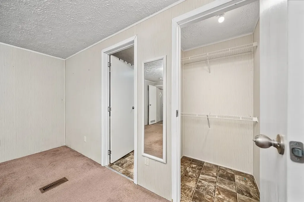 1043 S Sitting Bull Point Crossville TN 38572