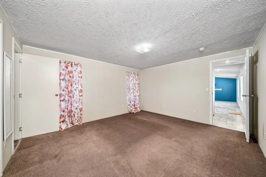 1043 S Sitting Bull Point Crossville TN 38572