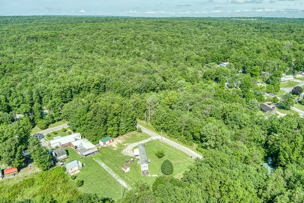 1043 S Sitting Bull Point Crossville TN 38572