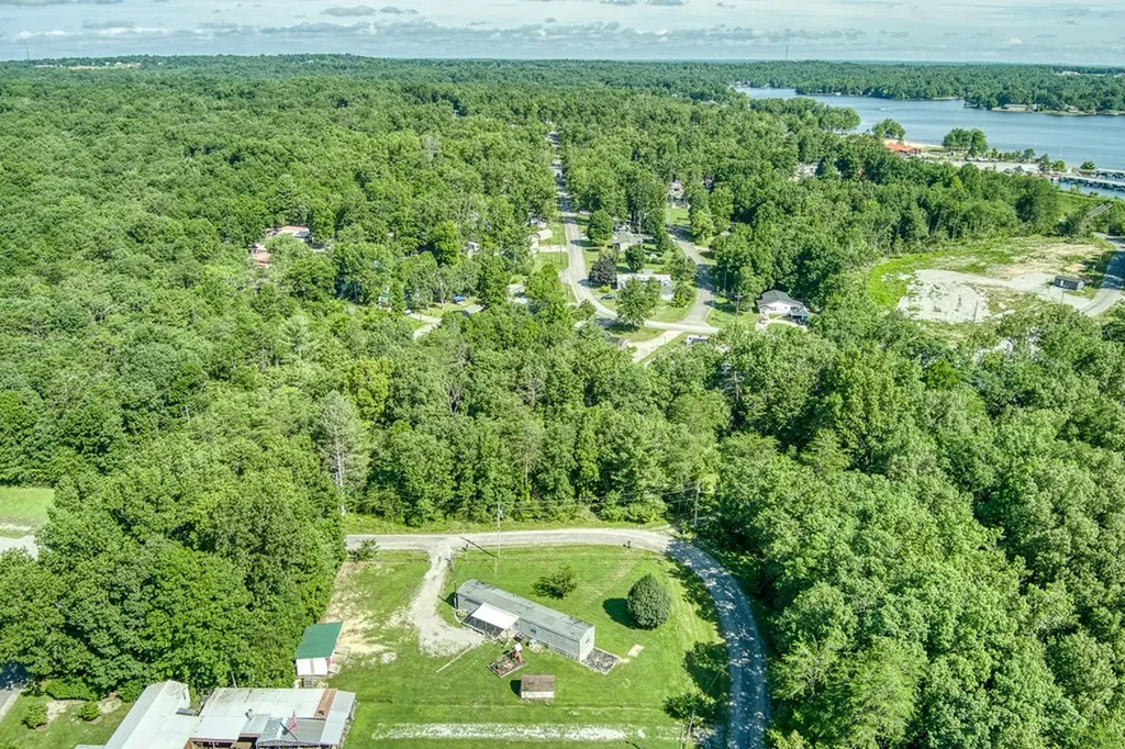 1043 S Sitting Bull Point Crossville TN 38572