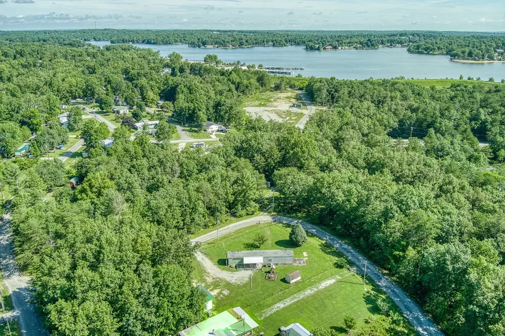 1043 S Sitting Bull Point Crossville TN 38572