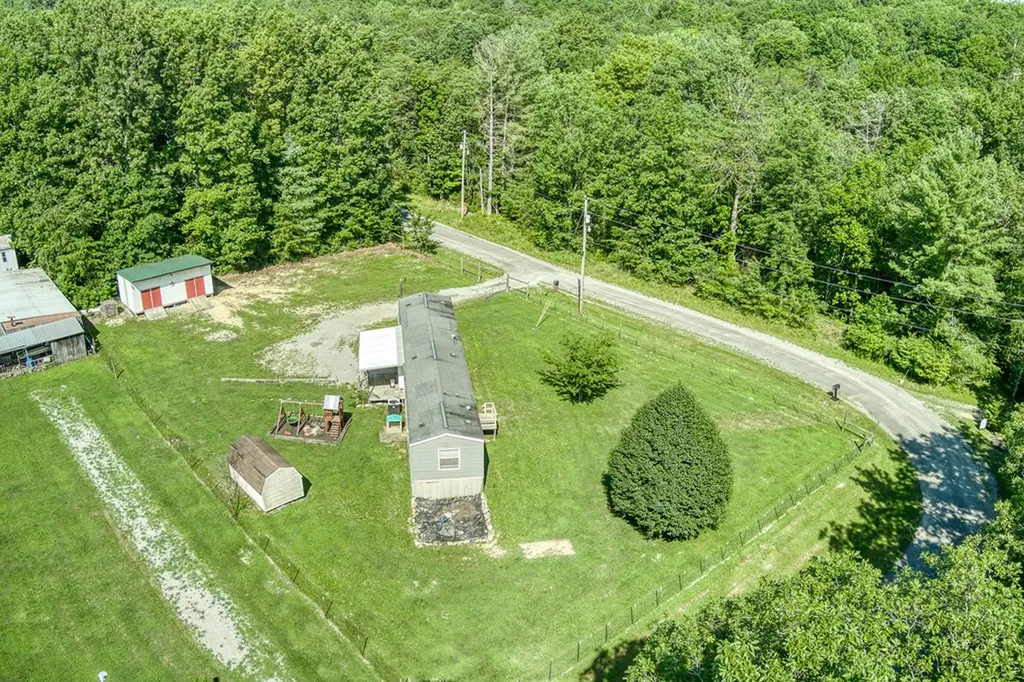 1043 S Sitting Bull Point Crossville TN 38572