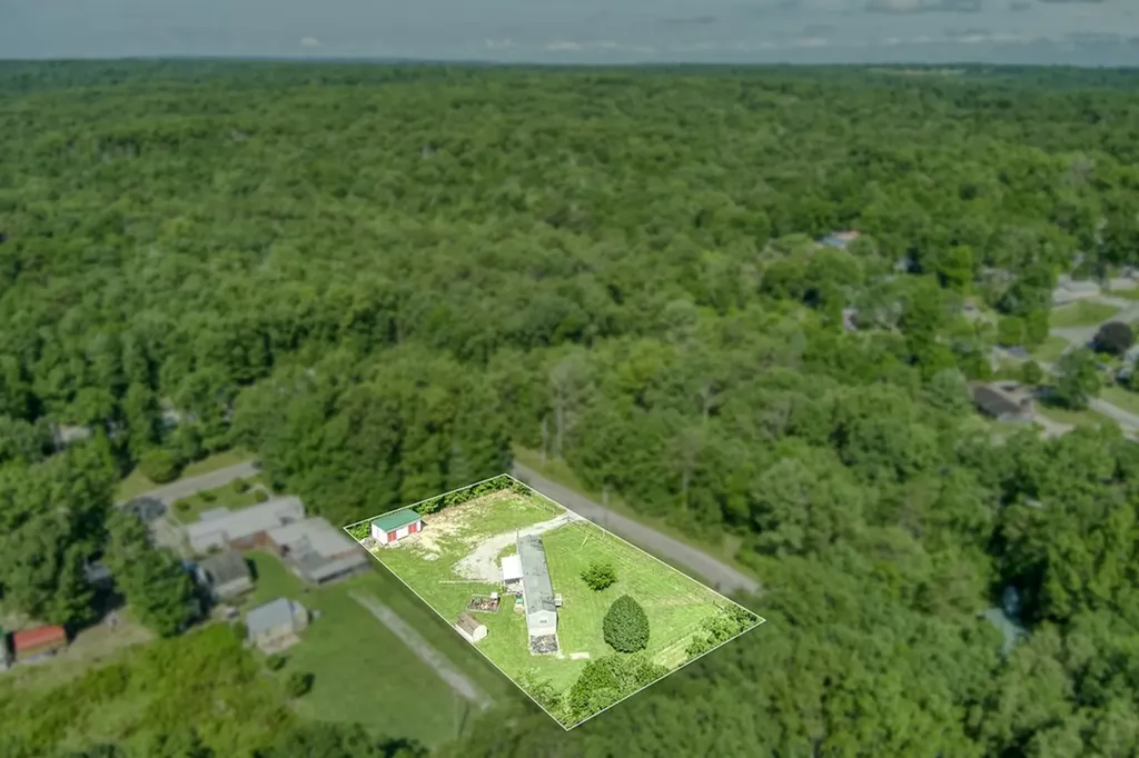 1043 S Sitting Bull Point Crossville TN 38572