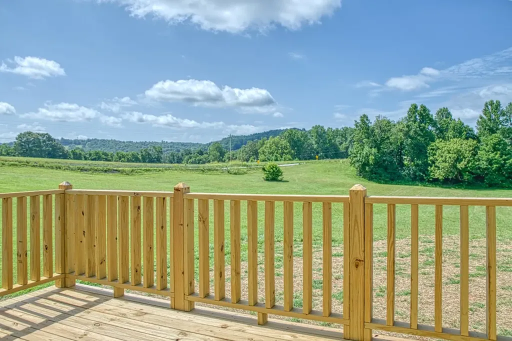 1178 Ray Broyles Road Sparta TN 38583