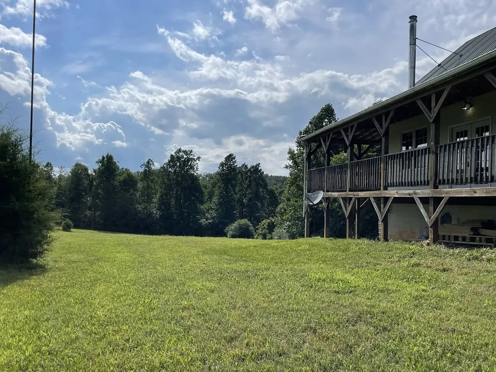 1005 Birdwell Road Whitleyville TN 38588