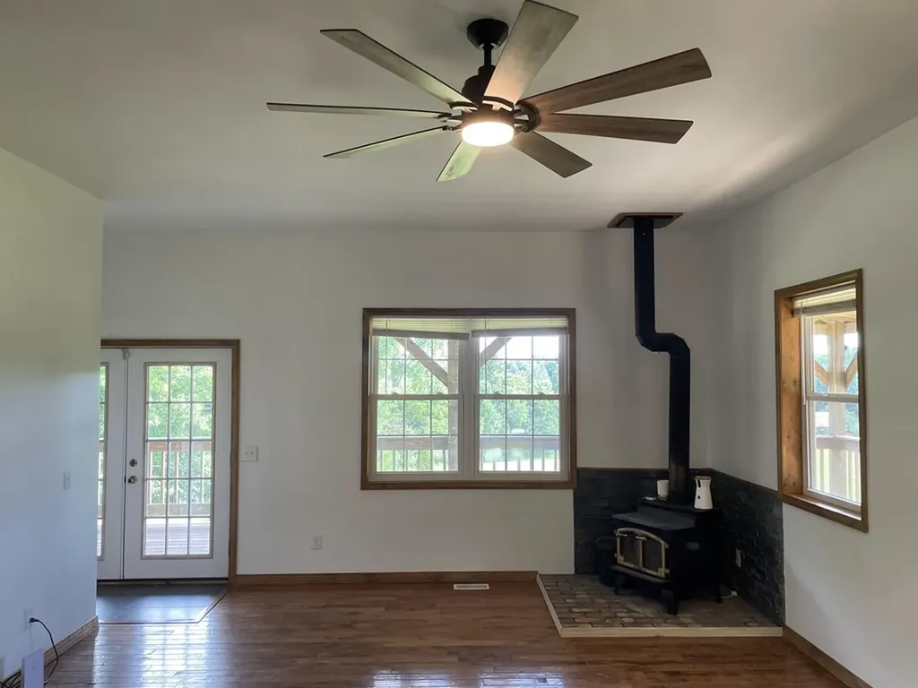 1005 Birdwell Road Whitleyville TN 38588