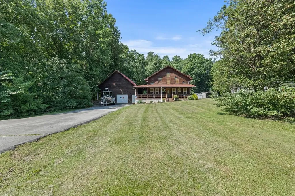 5661 Willow Grove Highway Allons TN 38541