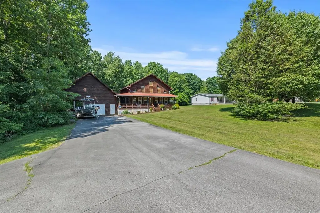 5661 Willow Grove Highway Allons TN 38541