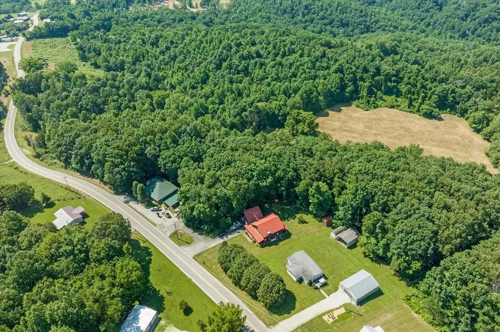 5661 Willow Grove Highway Allons TN 38541