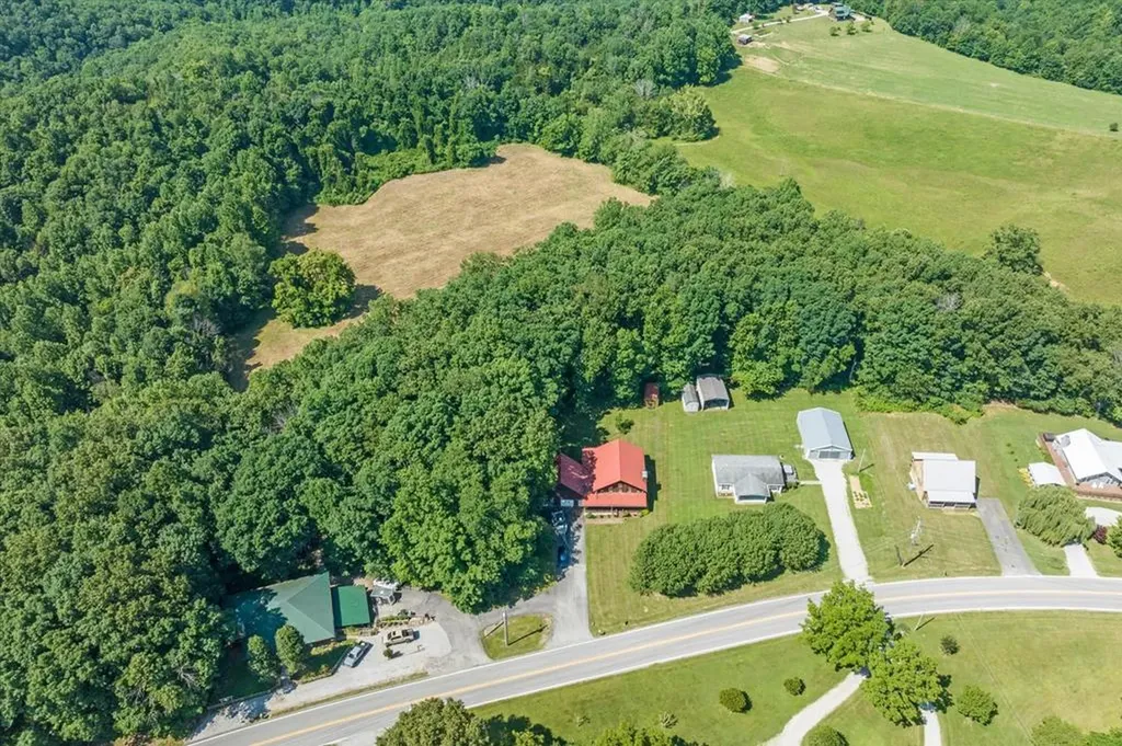 5661 Willow Grove Highway Allons TN 38541