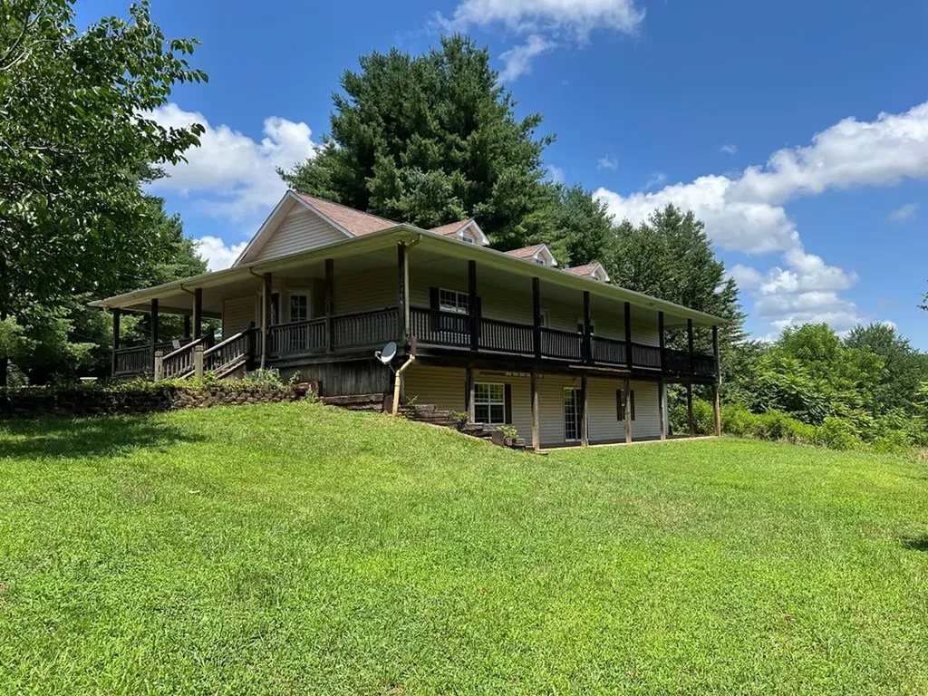 7029 Monterey Highway Sparta TN 38583