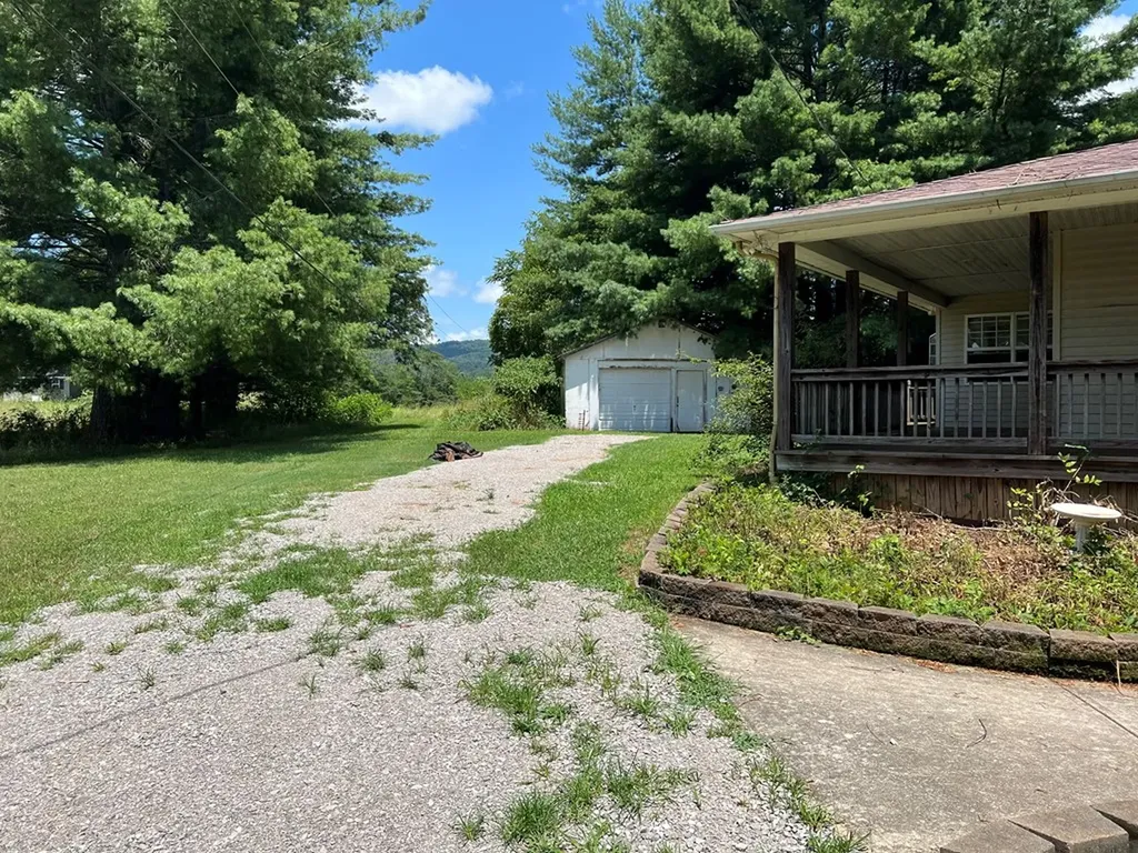 7029 Monterey Highway Sparta TN 38583