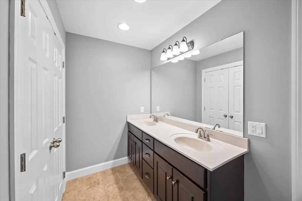 4060 Charlton Square Cookeville TN 38501