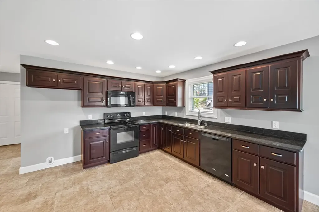 4060 Charlton Square Cookeville TN 38501